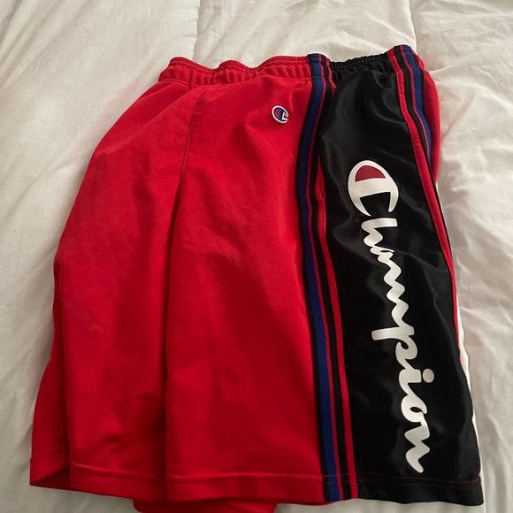 Red champion shorts - Picture 2 of 3